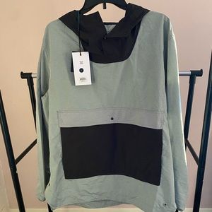 Brand new Herchel Supply Company lightweight jacket/windbreaker